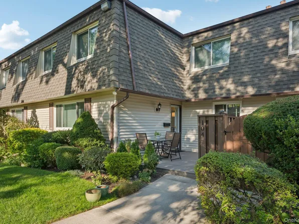 104 Feller Drive, Central Islip, NY 11722