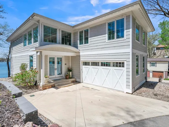 15339 212th Ave, Spirit Lake, IA 51360