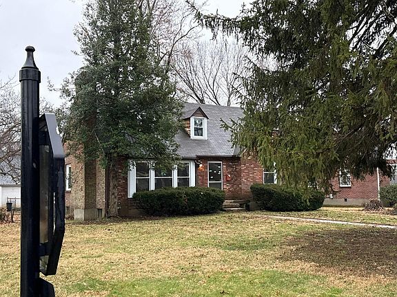 3rd image of 221 Don Allen Rd