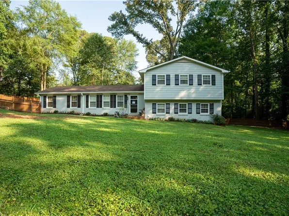 4798 Mary Dale Ct SW, Lilburn, GA 30047