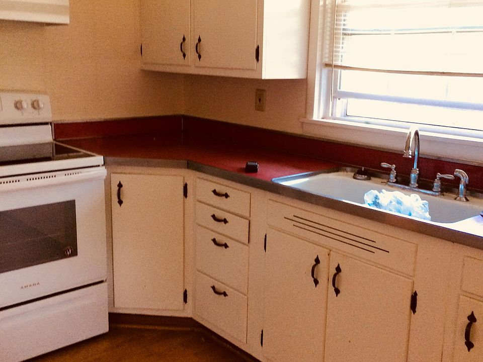 2nd image of 2980 Jefferson Ave