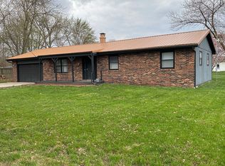 17 Barbara Ln, Auburn, IL 62615