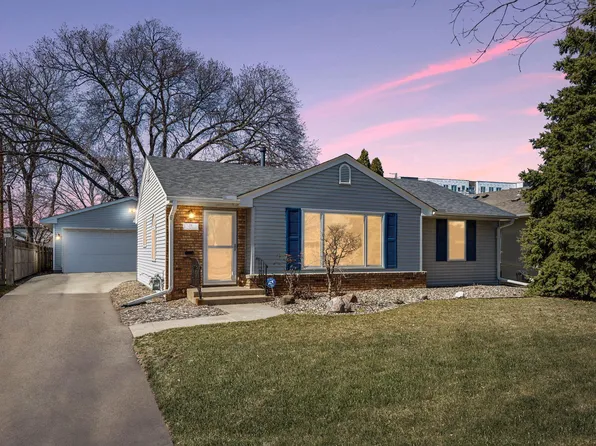 16 Ashley Rd, Hopkins, MN 55343