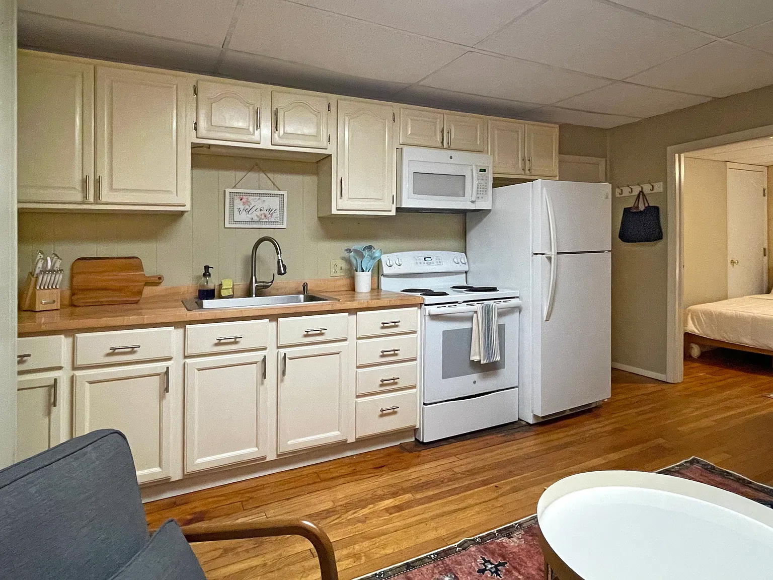 1 bed, 385 sqft, $1,100 — Photo 3