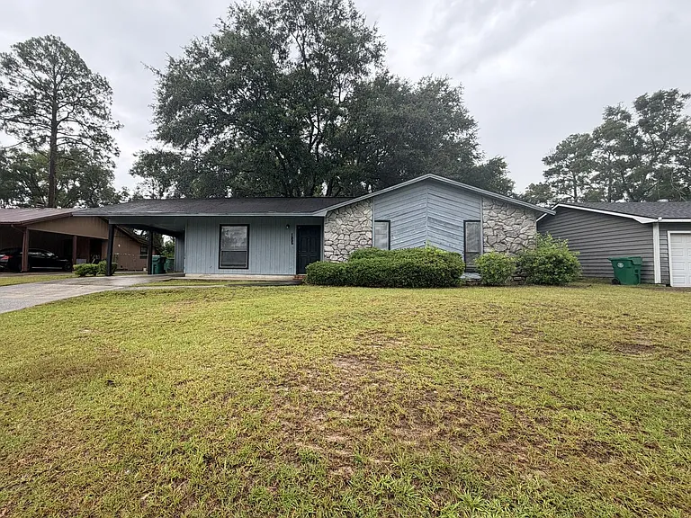1235 Ponderosa Dr — Photo 1