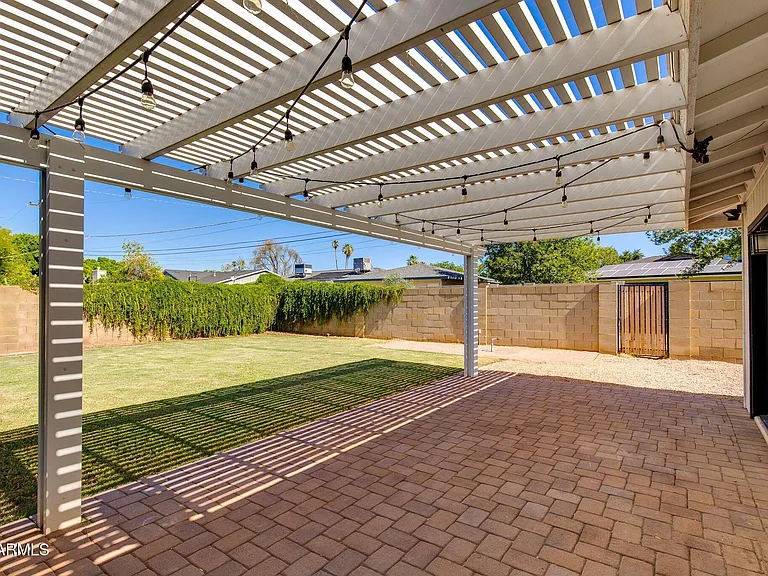 5002 E Mitchell Dr — Photo 40