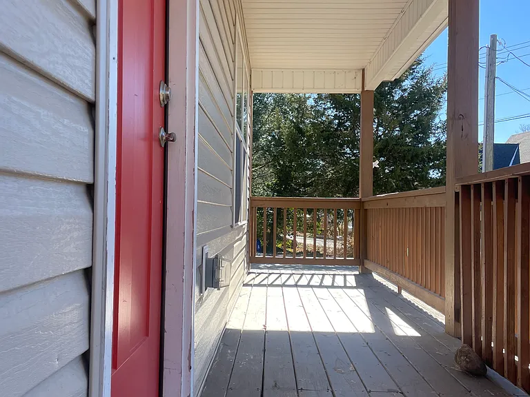 279 Rock Hill Rd — Photo 3
