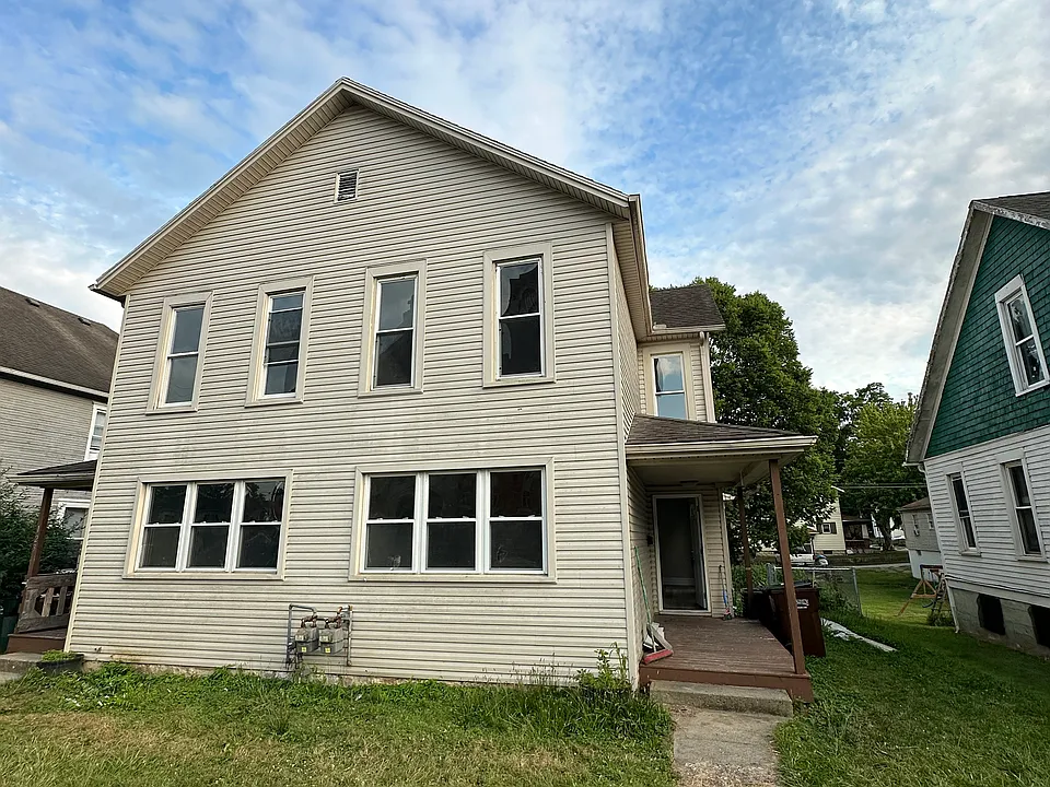 123 W Water St #1