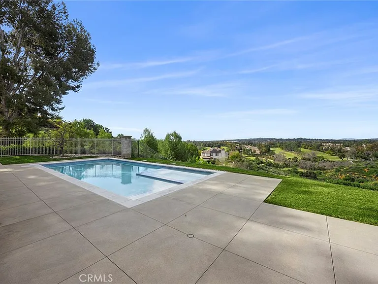 2309 Skyline Dr — Photo 37