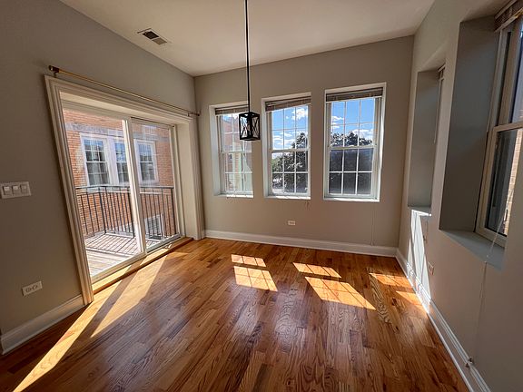 3rd image of 2707 N Washtenaw Ave #3N