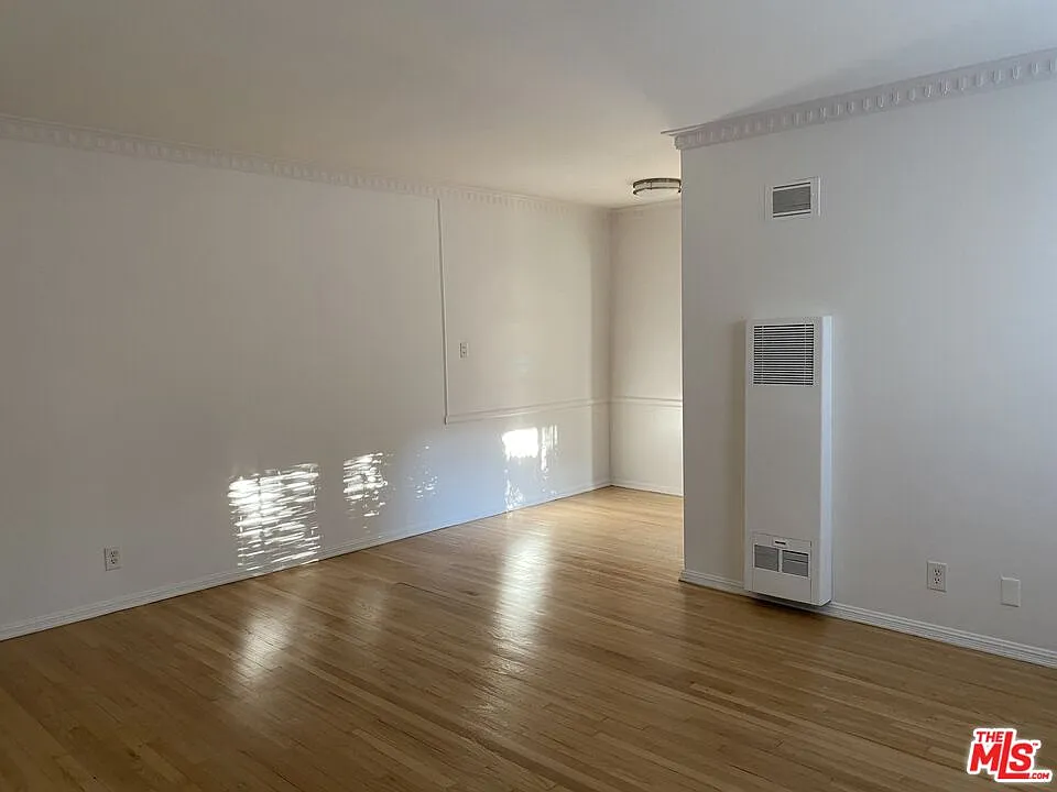 1 bed, 1.0 bath, 15640 sqft, $2,800 — Photo 4