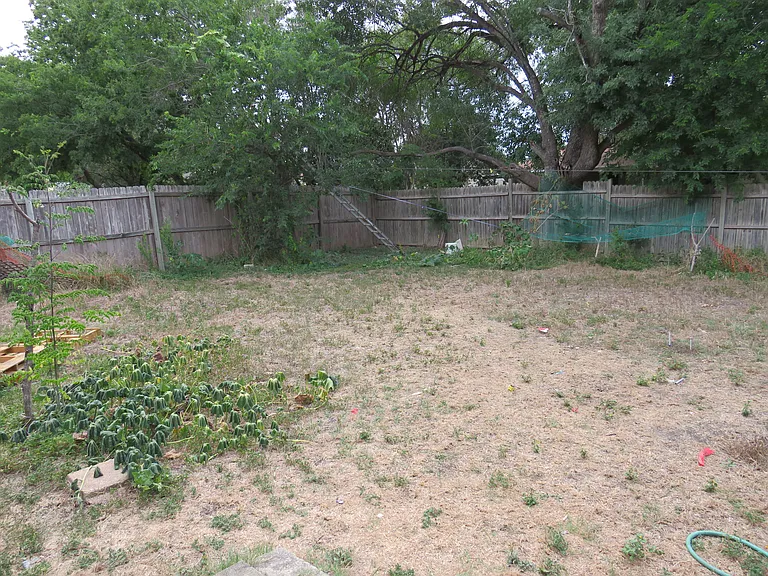4815 Sorrento — Photo 10