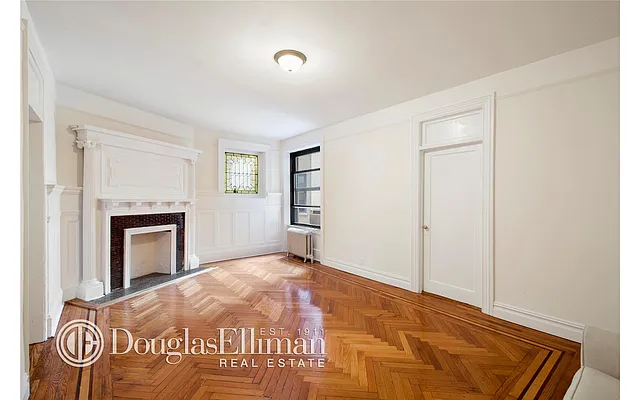 Sold by Douglas Elliman | media 21