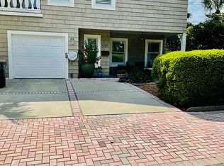 1654 Beach Ave, Atlantic Beach, FL 32233