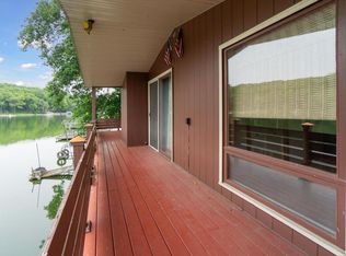 9693 N Blackhawk Dr, Edgerton, WI 53534