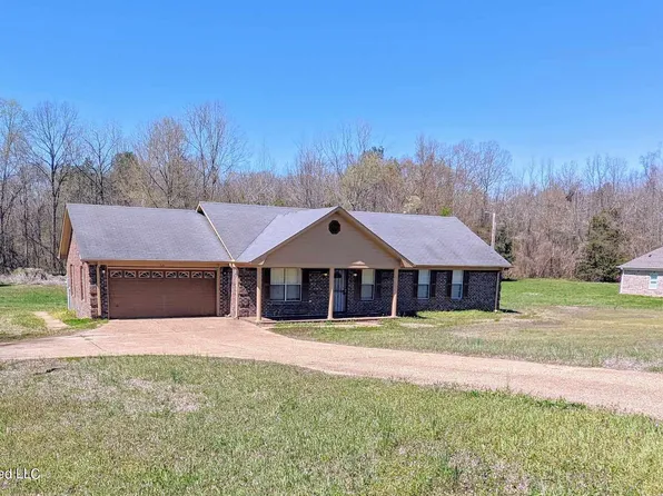 725 Bennett Cir, Byhalia, MS 38611