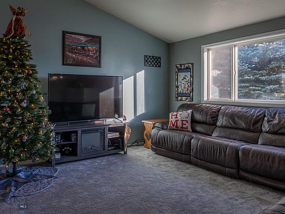 2nd image of 211 Spruce Ln