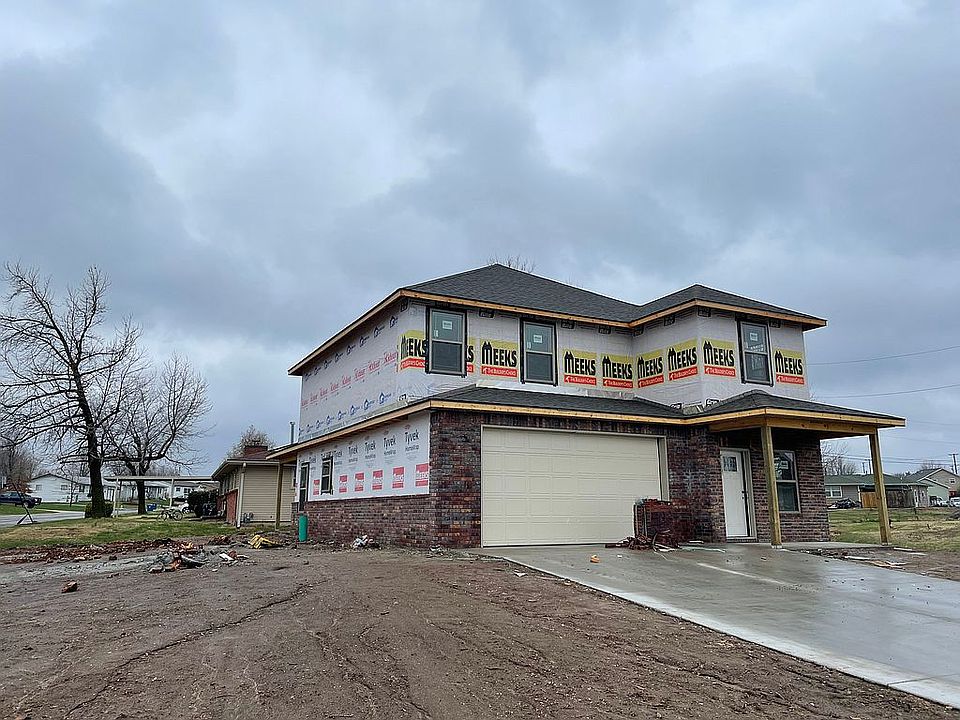 2nd image of 2402 Kansas Ave