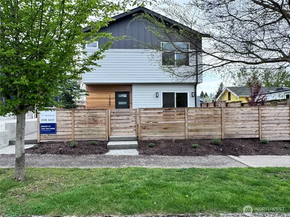 1605 SW Kenyon Street #C, Seattle, WA 98106