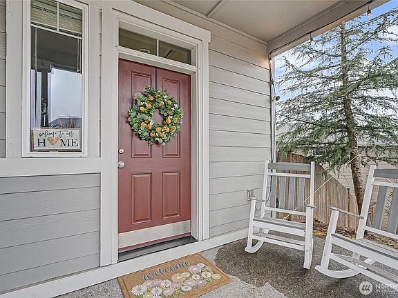 2nd image of 6629 Svea Court NE