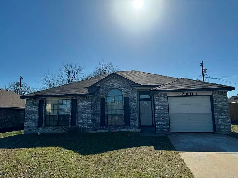 2404 Bluebonnet Dr — Photo 9