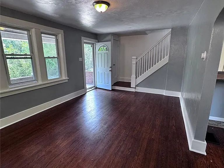 2308 Starkamp St — Photo 2