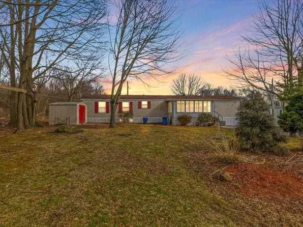 124 W Main St #1, Merrimac, MA 01860