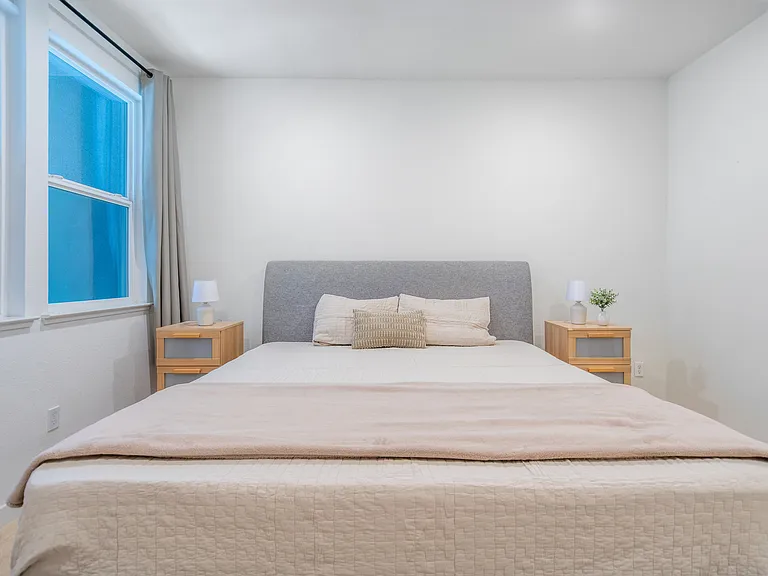 882 Slate Pl — Photo 15