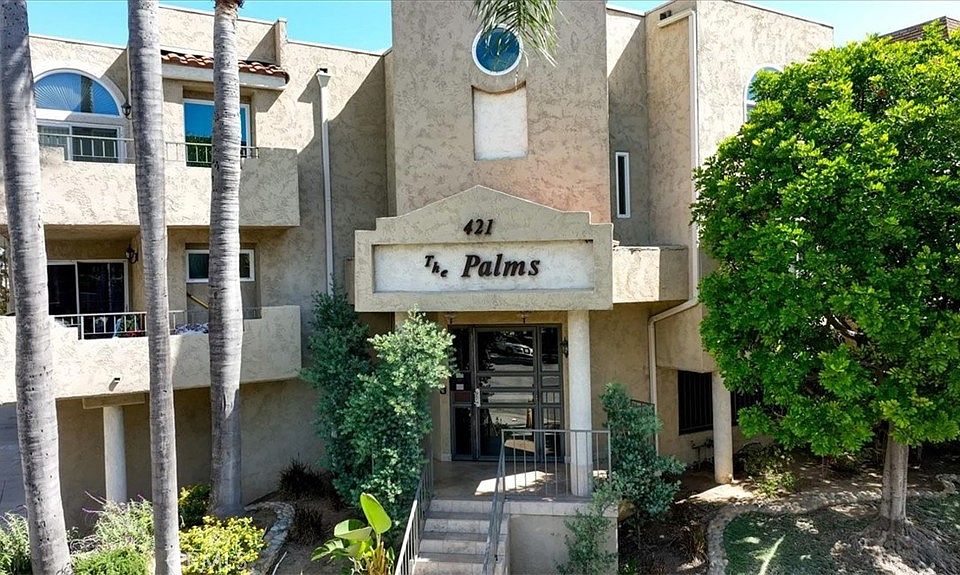 1st image of 421 W 6th St APT 208
