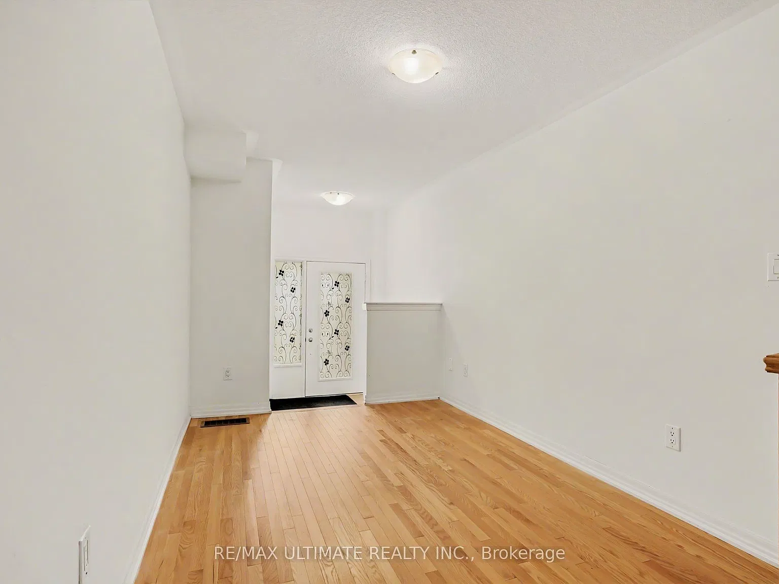 3 bed, $2,995 — Photo 2