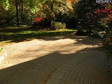 4th image of 1987 Newbury Dr