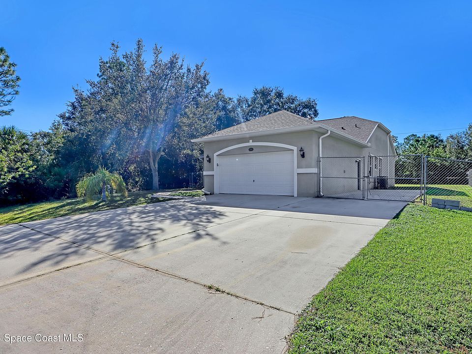1st image of 3194 Tropical Cir SE
