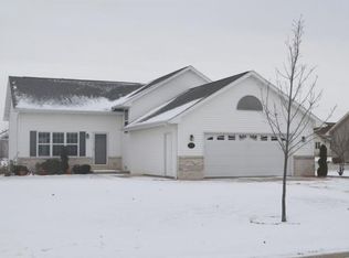 2163 Garden Grove Ln, Green Bay, WI 54311