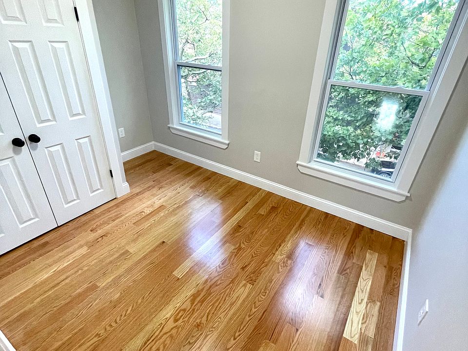 1st image of 247 Chelsea St APT 3