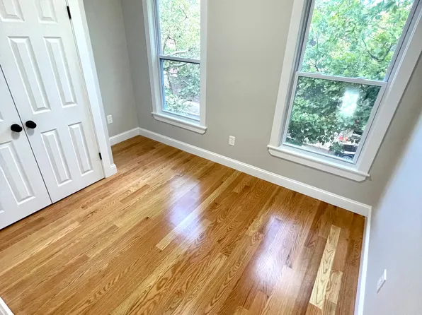 247 Chelsea St APT 3, Boston, MA 02128