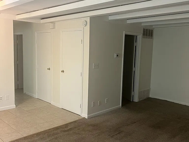 17 Vanderbilt Dr #G — Photo 1