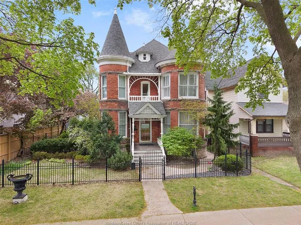 719 Victoria Ave, Windsor, ON N9A 4N3