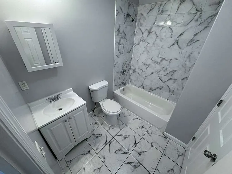 364 Schley St #2R — Photo 5