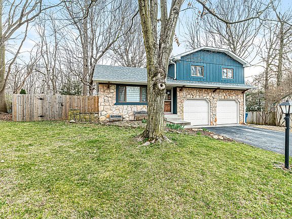 3rd image of 632 Holly Ct