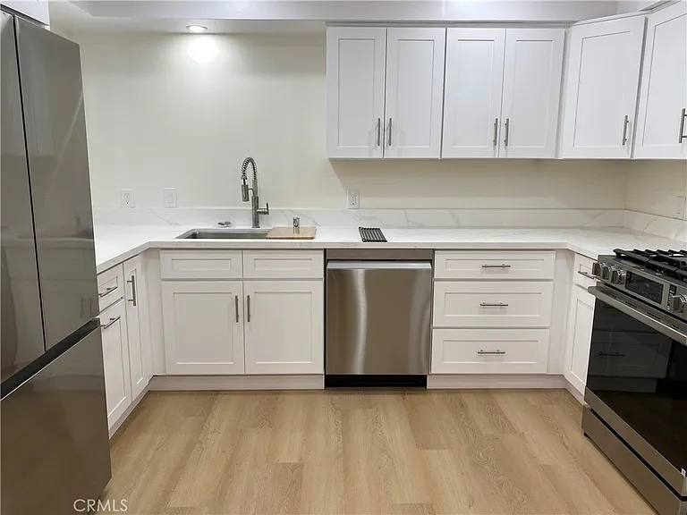 629 N Alamo St — Photo 2
