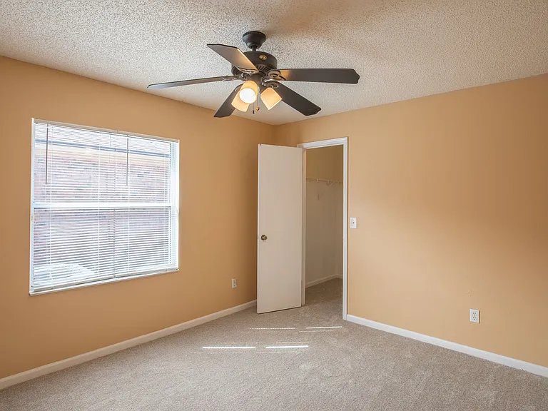 2548 Americas Cup Cir E — Photo 17