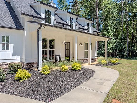 4th image of 1010 Holland Springs Rd