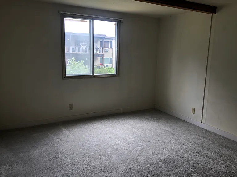 1220 NW State St #18 — Photo 8