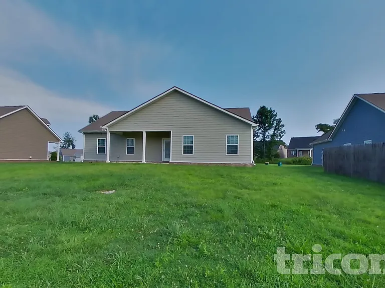 1016 Cyril Dr — Photo 17