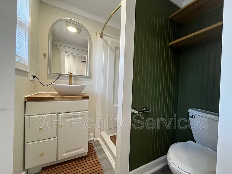 106 E Pendleton Ave — Photo 12