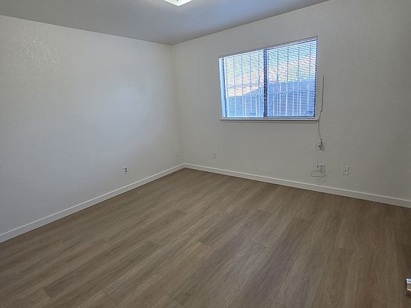 3rd image of 2420 45th Ave