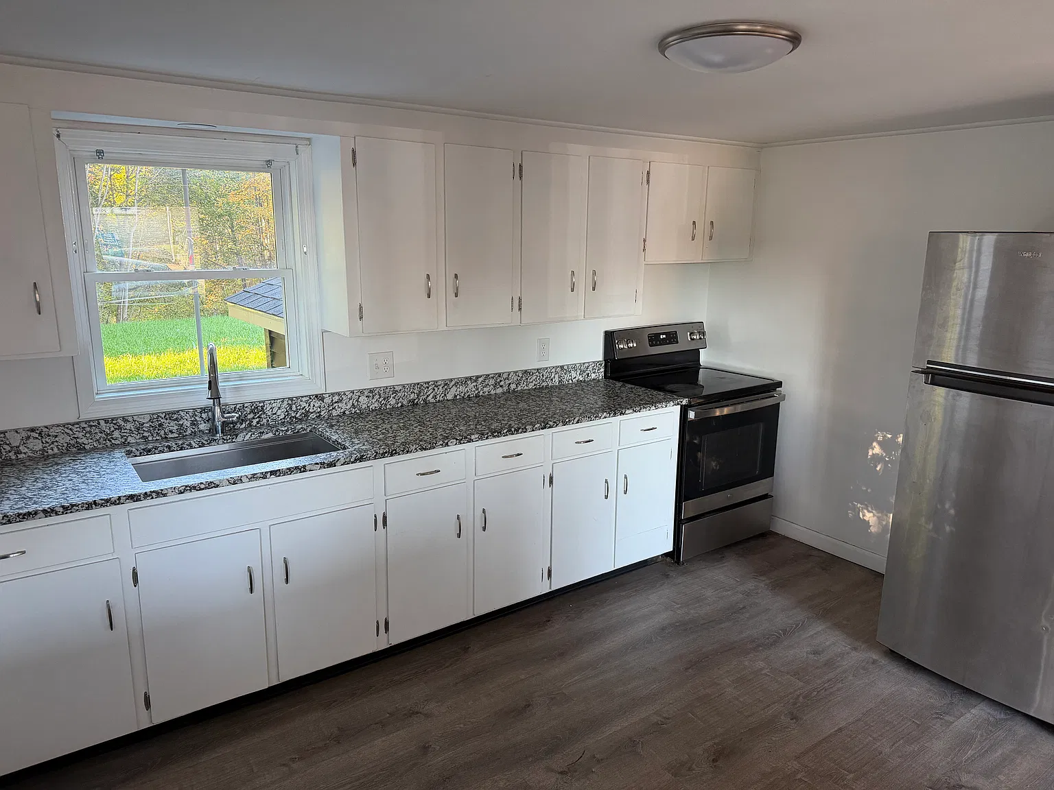 2 bed, 864 sqft, $2,300 — Photo 4