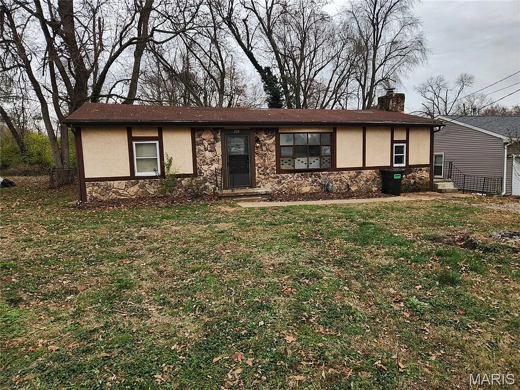 208 Cascade Dr photo 1