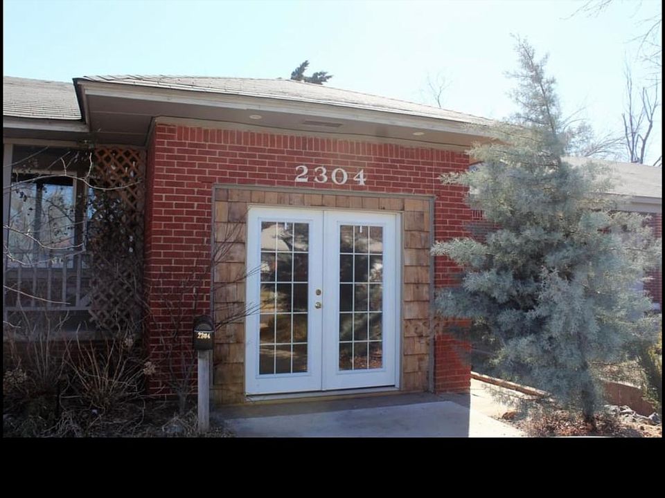1st image of 2304 Westchester Dr