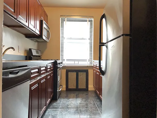 Rented by Kew Forest Realty Inc | media 1